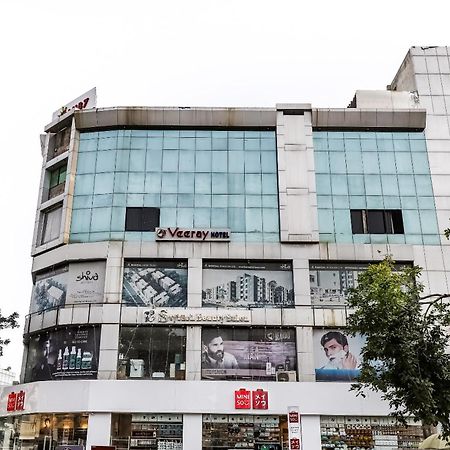 Oyo Hotel D Veeray Ahmedabad Ngoại thất bức ảnh