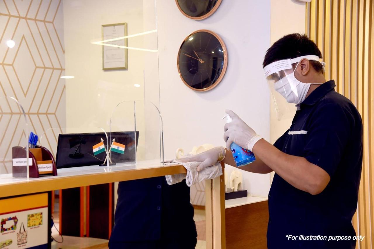 Oyo Hotel D Veeray Ahmedabad Ngoại thất bức ảnh